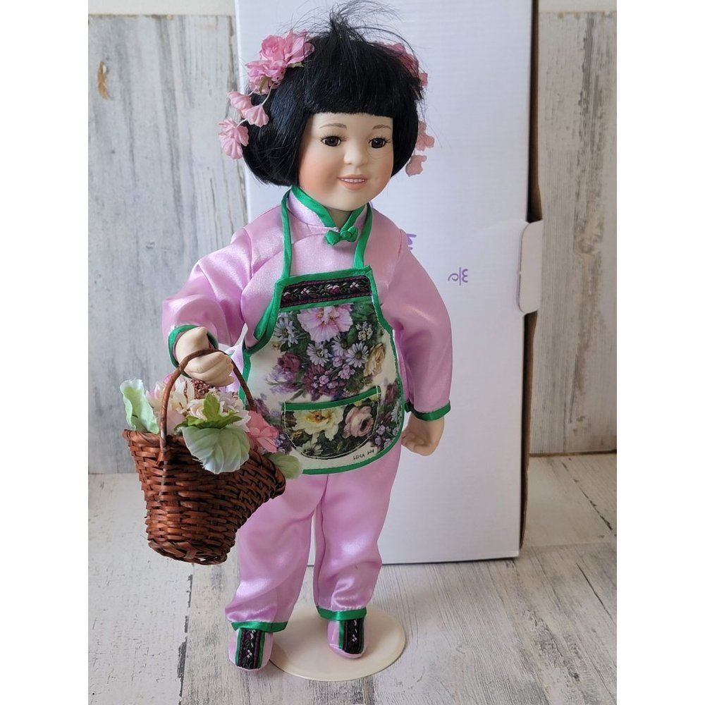 Danbury Mint Mai-Ling Lena Liu doll collectible Oriental
